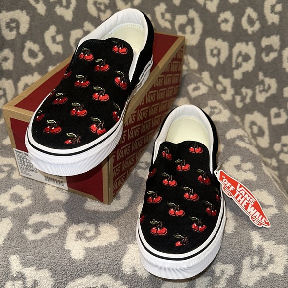 Vans Classic Slip-On π Cherries π βOff the Wallβ New & Never Worn ππ - Picture 12 of 17